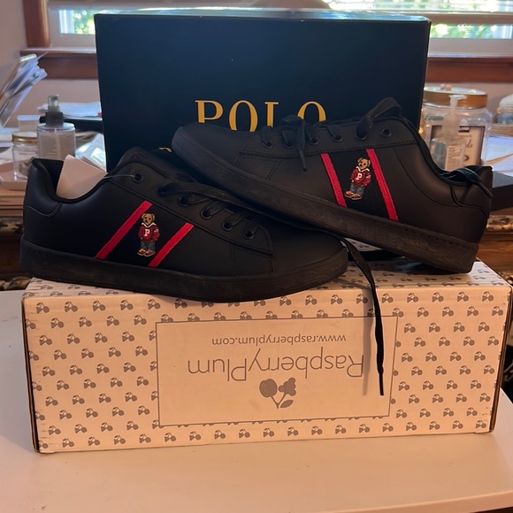 Polo - Picture 1 of 9